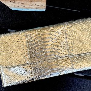 Urban expression‎ Gold Clutch